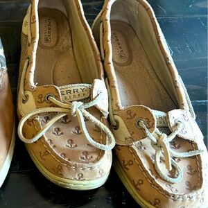 Sperry’s with anchors